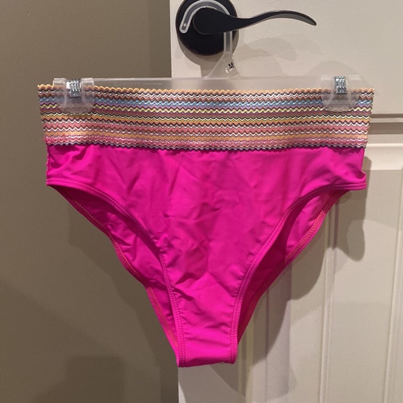 Pink bikini - Picture 3 of 4